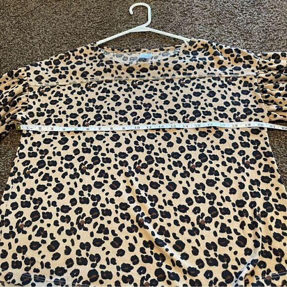 Moda- Cheetah Bubble Sleeve Blouse, Size M - Picture 5 of 7